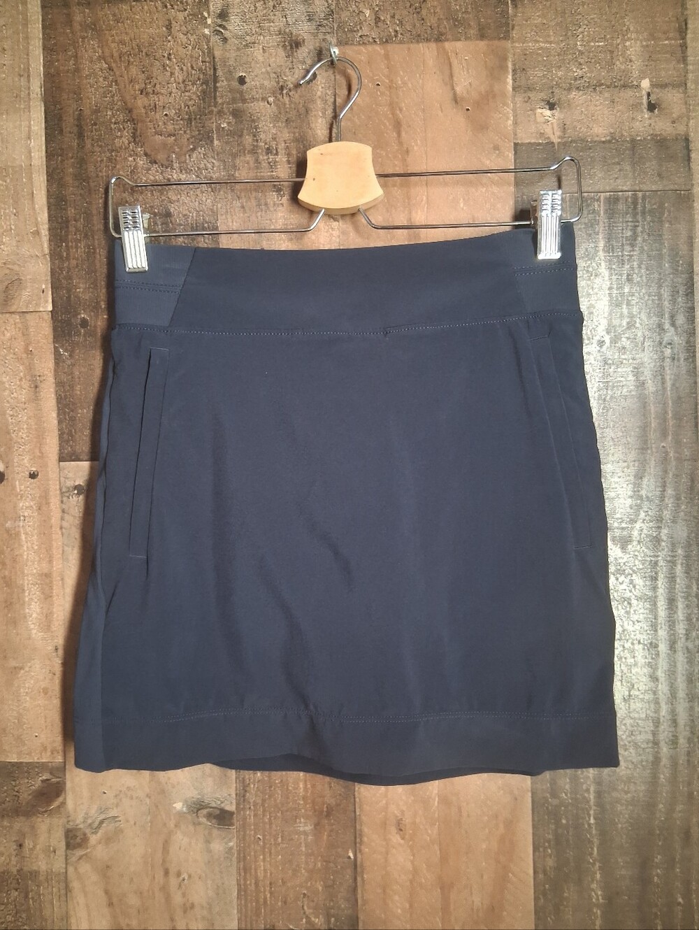 Athleta Brooklyn Skort 16” Black Size 2 Zipper Pockets Navy Blue
